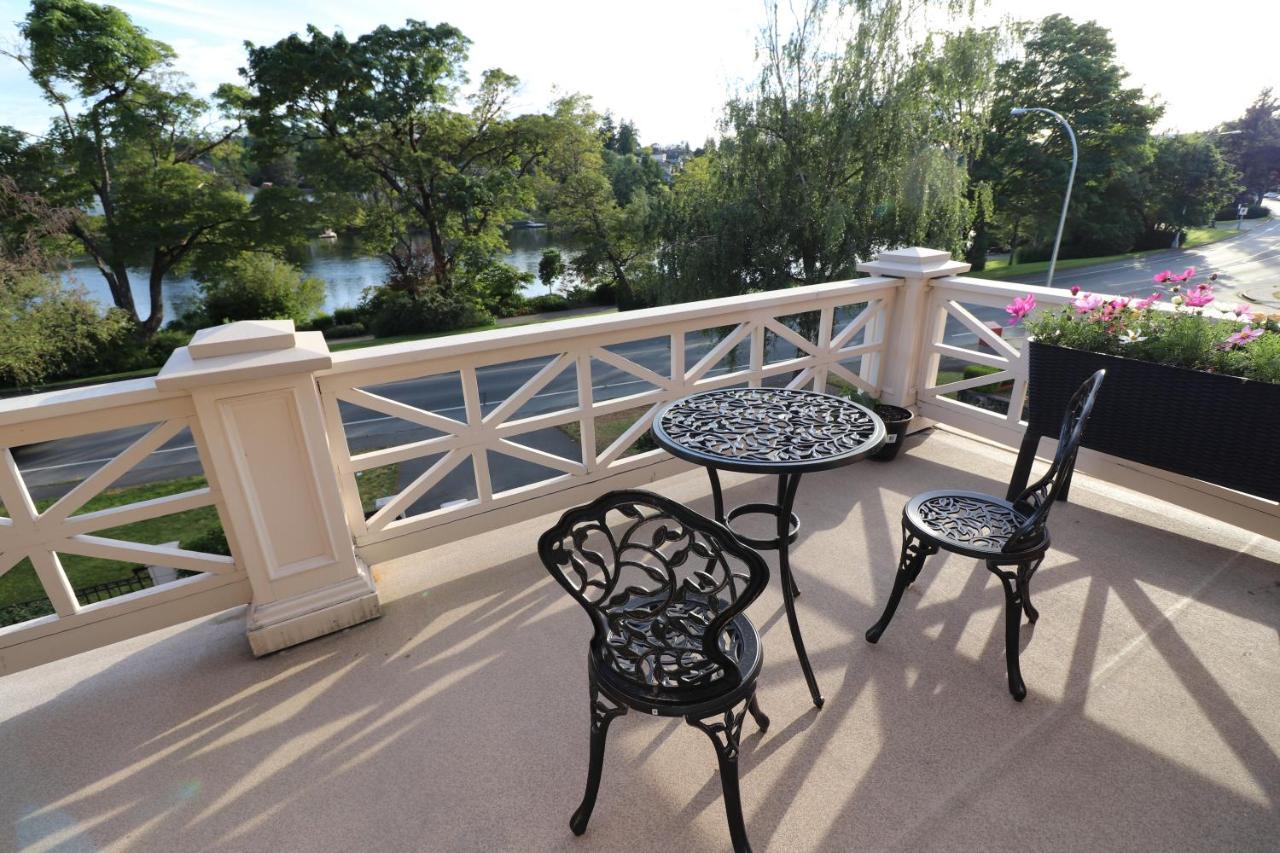 Lipton Place By Elegant Waterfront Esquimalt Esterno foto